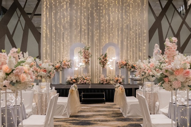 Love Takes Flight Wedding Showcase